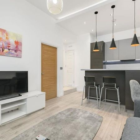 Modern 1 Bedroom Apartment In Central Woking Ngoại thất bức ảnh