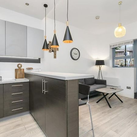 Modern 1 Bedroom Apartment In Central Woking Ngoại thất bức ảnh