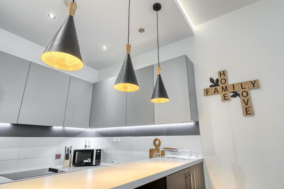 Modern 1 Bedroom Apartment In Central Woking Ngoại thất bức ảnh