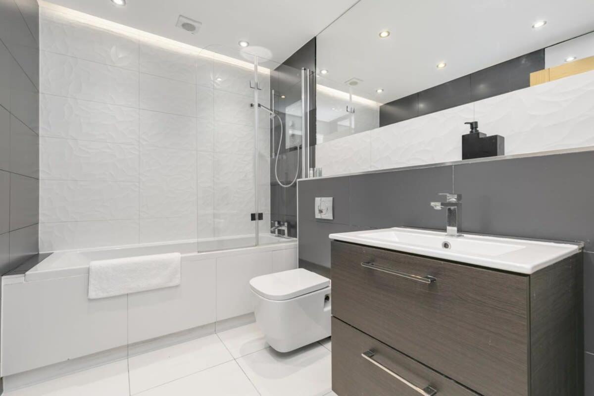 Modern 1 Bedroom Apartment In Central Woking Ngoại thất bức ảnh